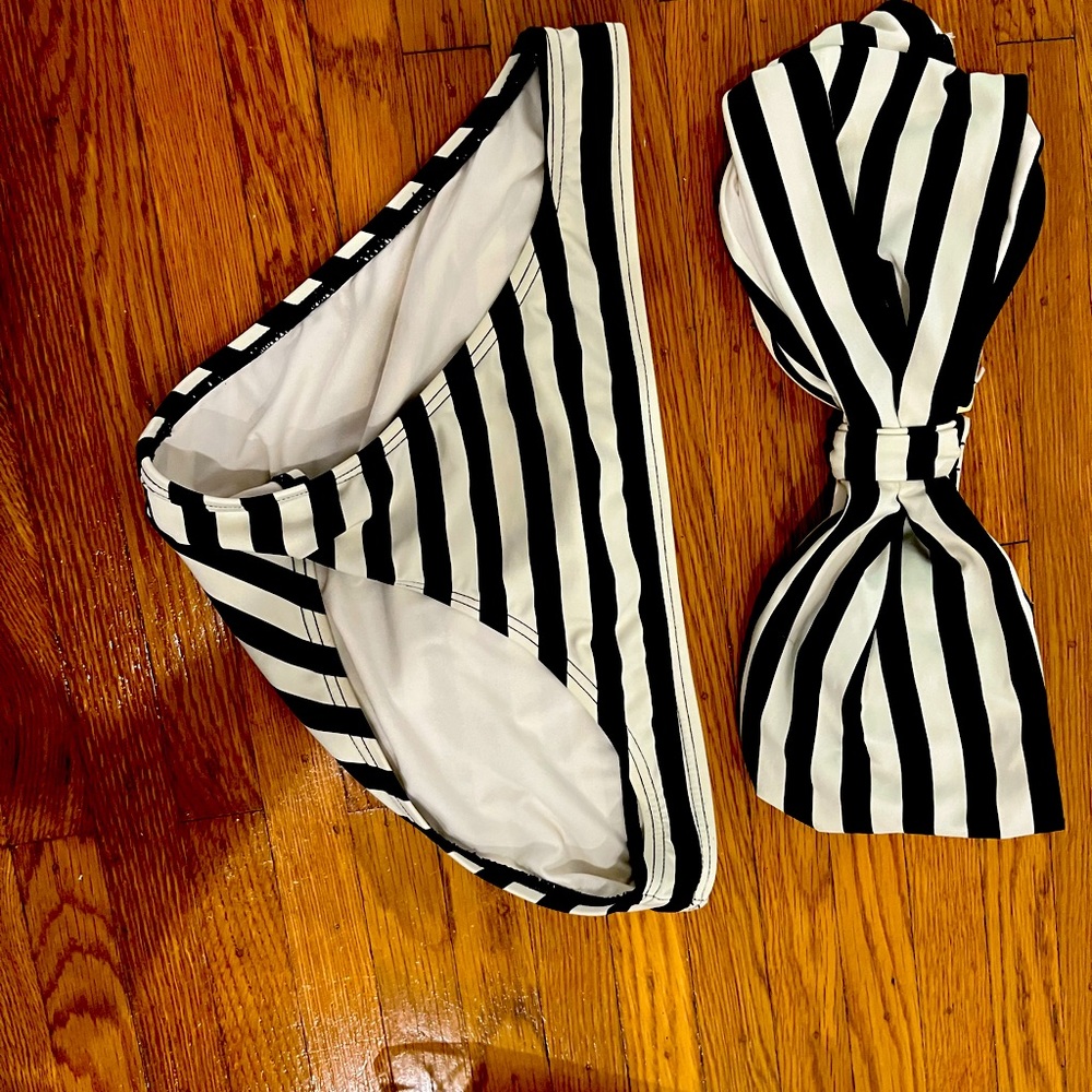 Barely worn black and white Kate Spade swimsuit